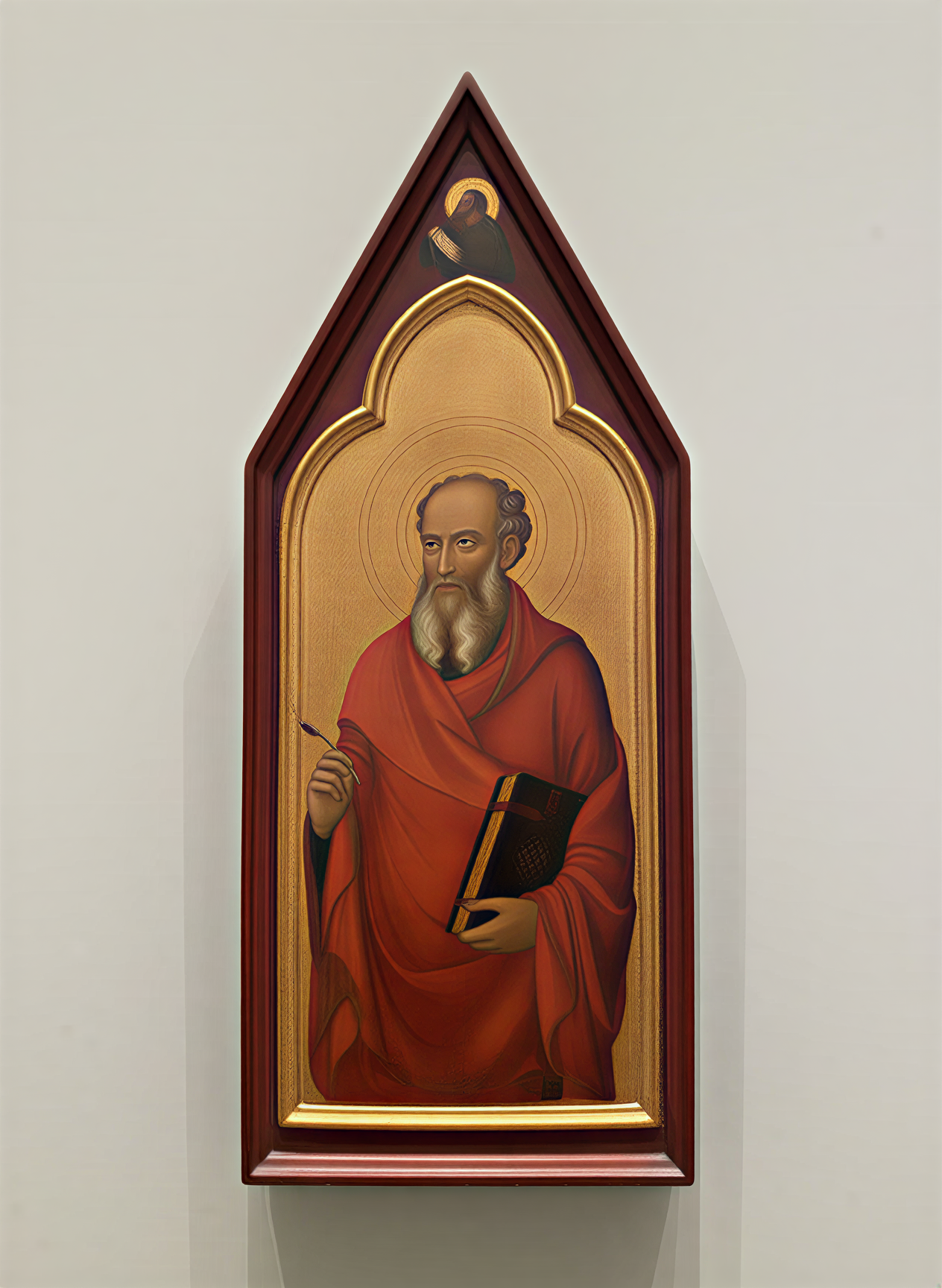 Détail d'un apôtre en robe rouge, tenant un livre, dans un style Renaissance à la Galleria dell'Accademia, Florence.